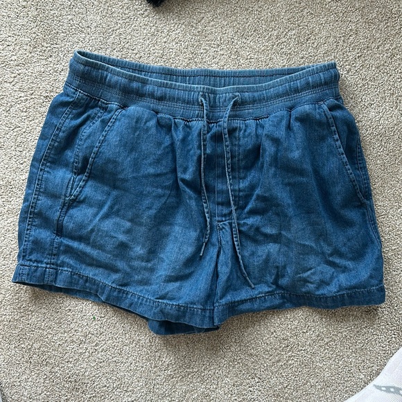 Gap soft denim shorts - Picture 1 of 3